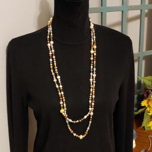 Multi color pearl necklace